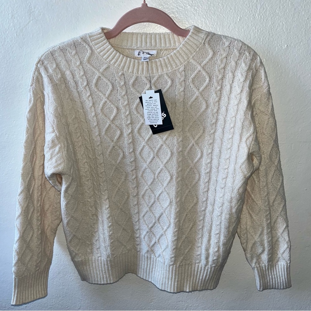Art Class Cream Cable Knit Sweater. NWT- Girl’s sweater,size 8. Buttery soft.